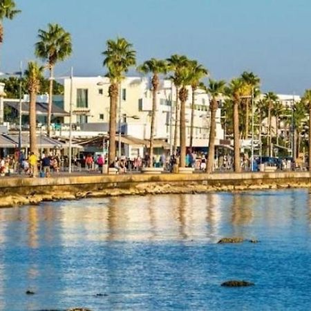 Poseidon 51 - Beachfront Two Bedroom Apartment Paphos Exterior foto