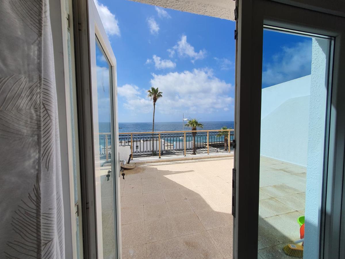 Poseidon 51 - Beachfront Two Bedroom Apartment Paphos Exterior foto