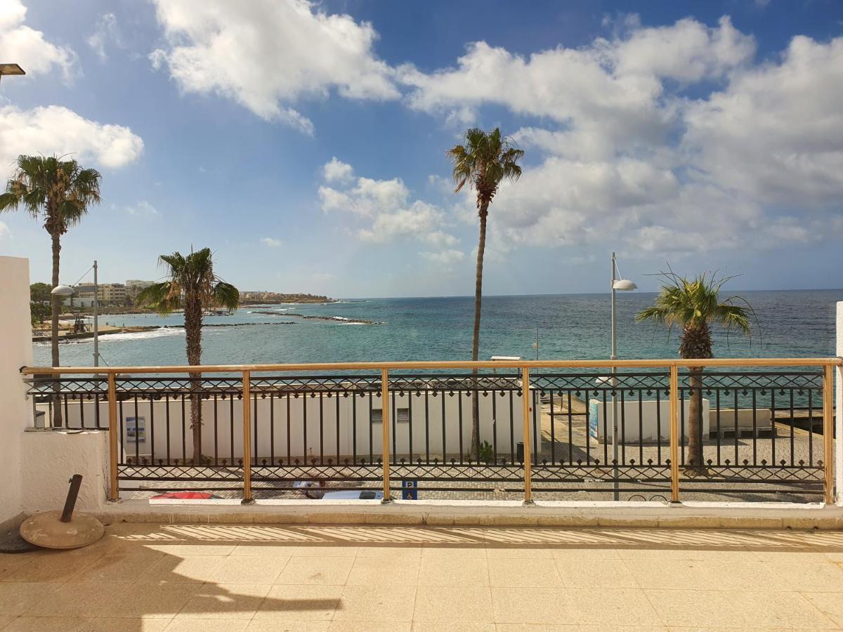Poseidon 51 - Beachfront Two Bedroom Apartment Paphos Exterior foto