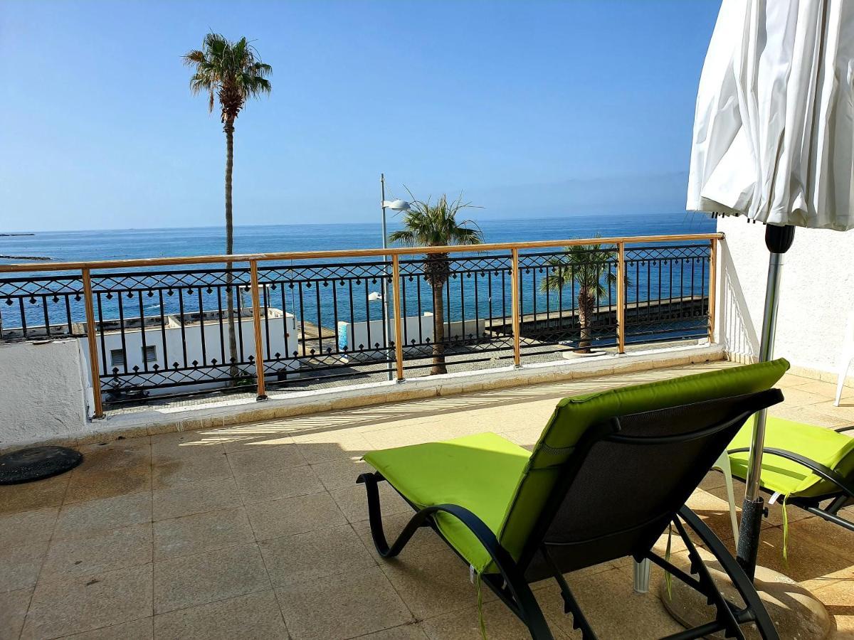 Poseidon 51 - Beachfront Two Bedroom Apartment Paphos Exterior foto